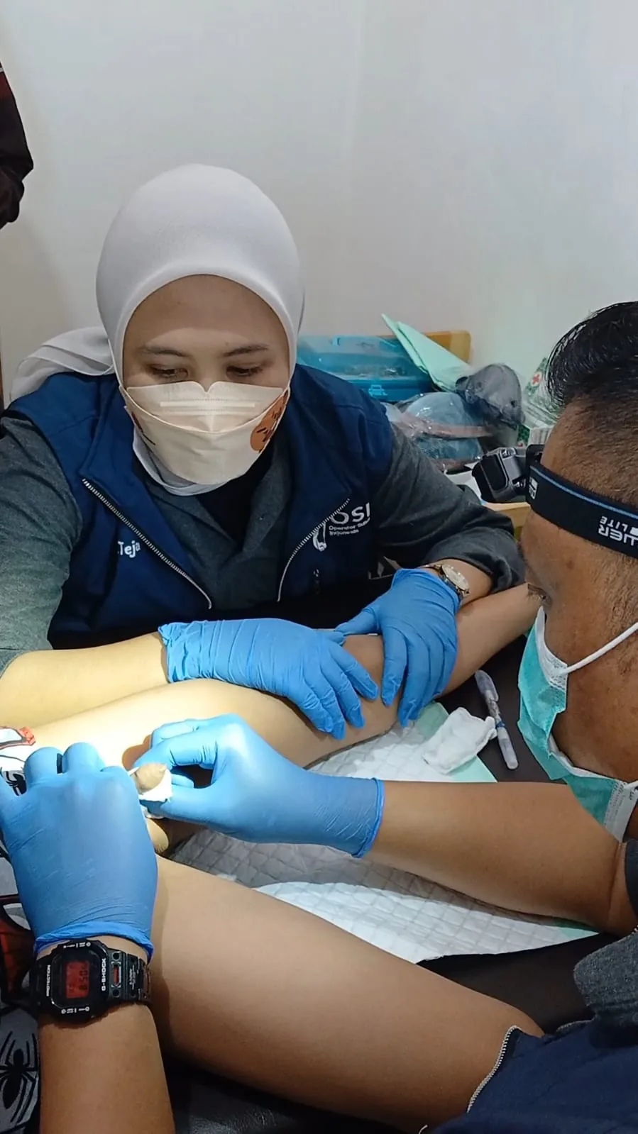 Pelayanan kesehatan oleh tim medis